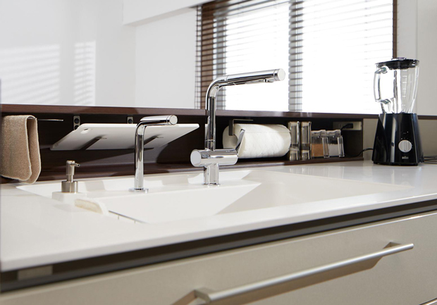 よく使う調味料やまな板をすっきり収納できるザ・クラッソ