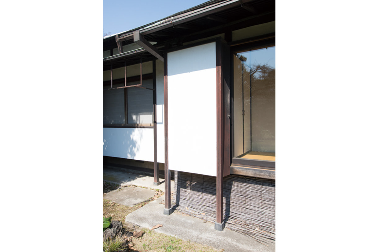 戸袋に脚を付けた例は日本初。写真/普後 均