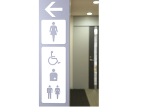 男女別トイレ 男女共用トイレ 車いす使用者トイレ 多様化が進むパブリックトイレに必要な サイン とは Totoのユニバーサルデザイン Toto